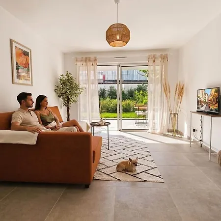 Appartamento Casa Loubet - Rez-de-jardin Avec Piscine Rooftop, Salle De Sport&parking Privé - By Auraconciergerie *