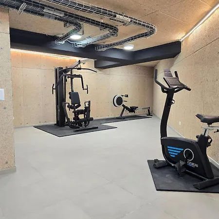 Appartamento Casa Loubet - Rez-de-jardin Avec Piscine Rooftop, Salle De Sport&parking Privé - By Auraconciergerie
